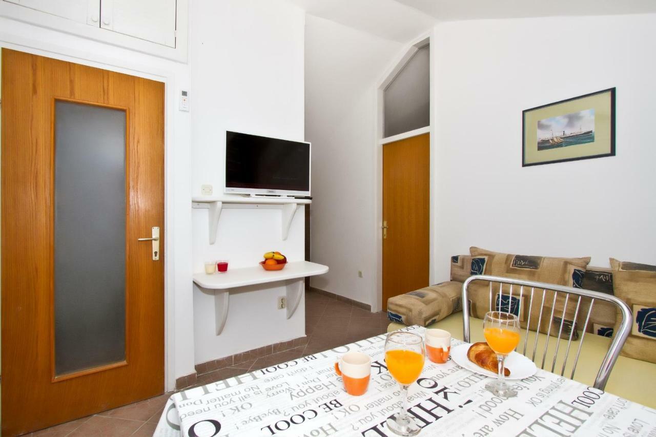Apartment Center Marija Vodice Exterior foto